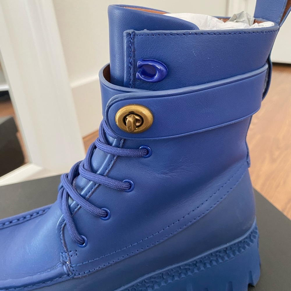 Coach Leather Lug Style Boots with Gold Turnlock Closure in Sapphire Blue 6 - Picture 4 of 11